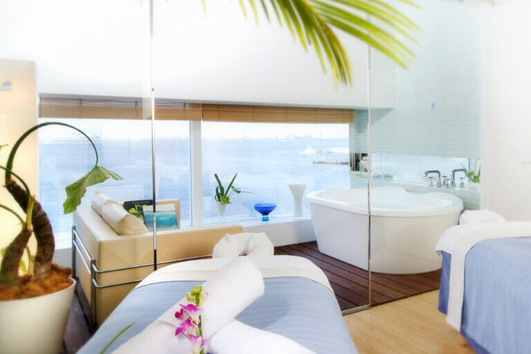 1750727792 ICYokohama Spa Twin Room 2 768x512 1