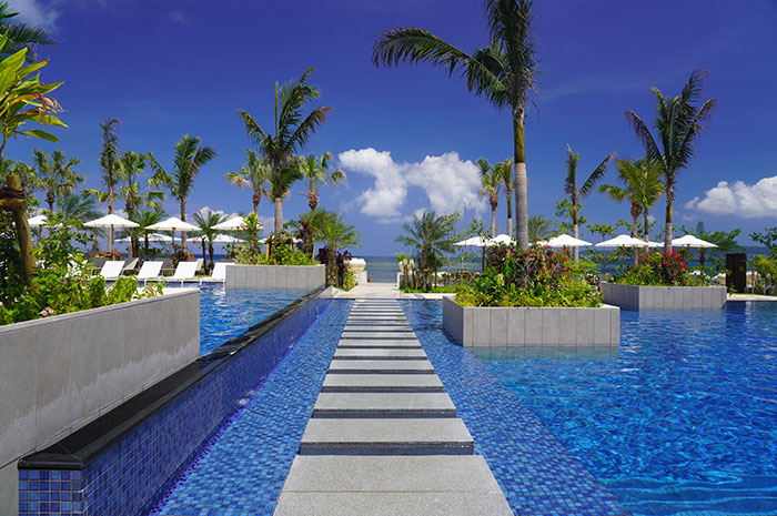 1752193716 fusaki BeachSidePool 9710 700465